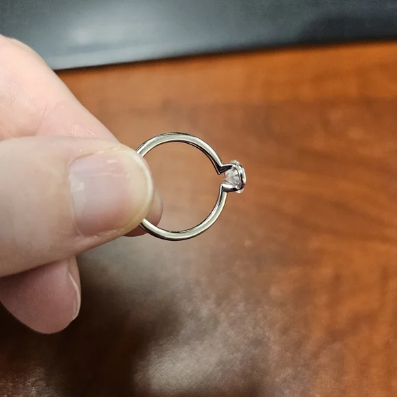 Elegant Stirling Silver 1ctw Moissanite Ring